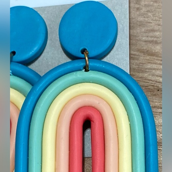 💥Multicolor Rainbow Drop Earrings💥 - Picture 2 of 2
